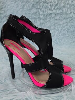BCBG Paris Black & Hot Pink Cutout Stiletto Heels size 7.5 B